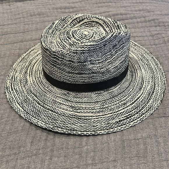 Brand new, never worn Charlie straw hat - Picture 4 of 10